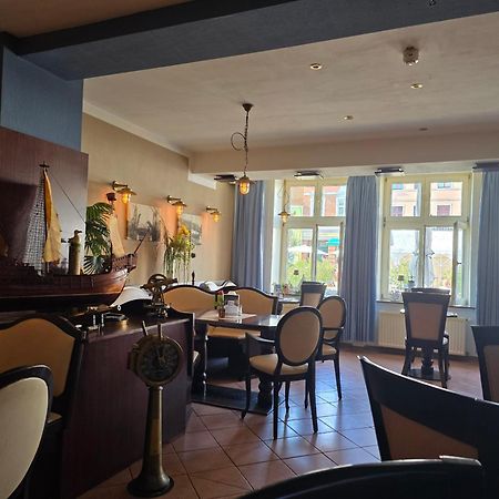 Hotel Am Markt & Brauhaus Stadtkrug Иккермюнде Экстерьер фото