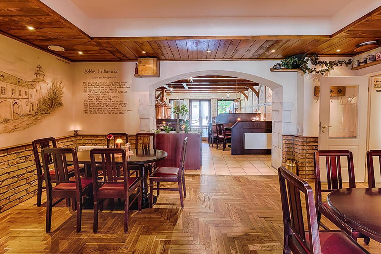 Hotel Am Markt & Brauhaus Stadtkrug Иккермюнде Экстерьер фото