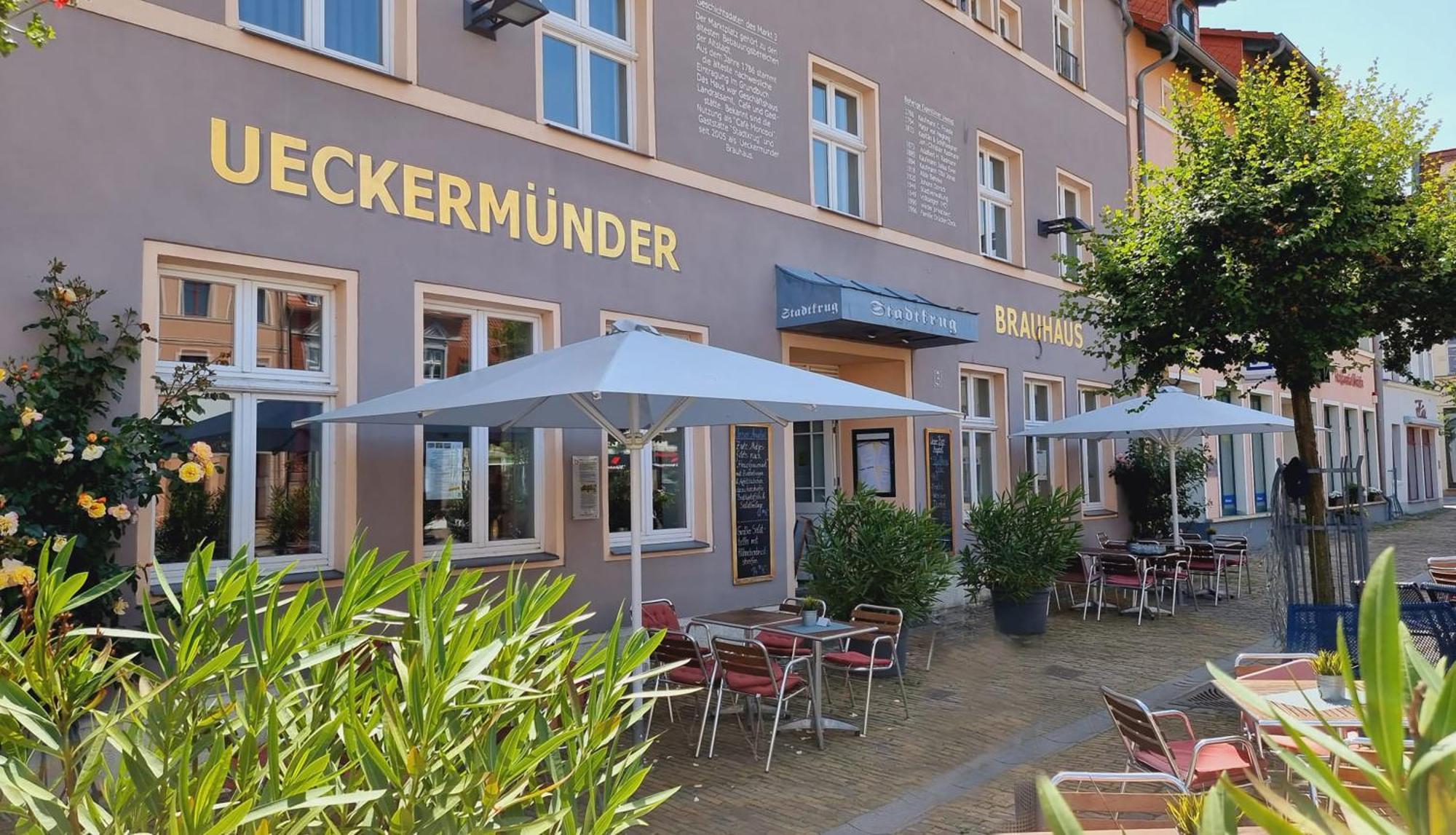 Hotel Am Markt & Brauhaus Stadtkrug Иккермюнде Экстерьер фото
