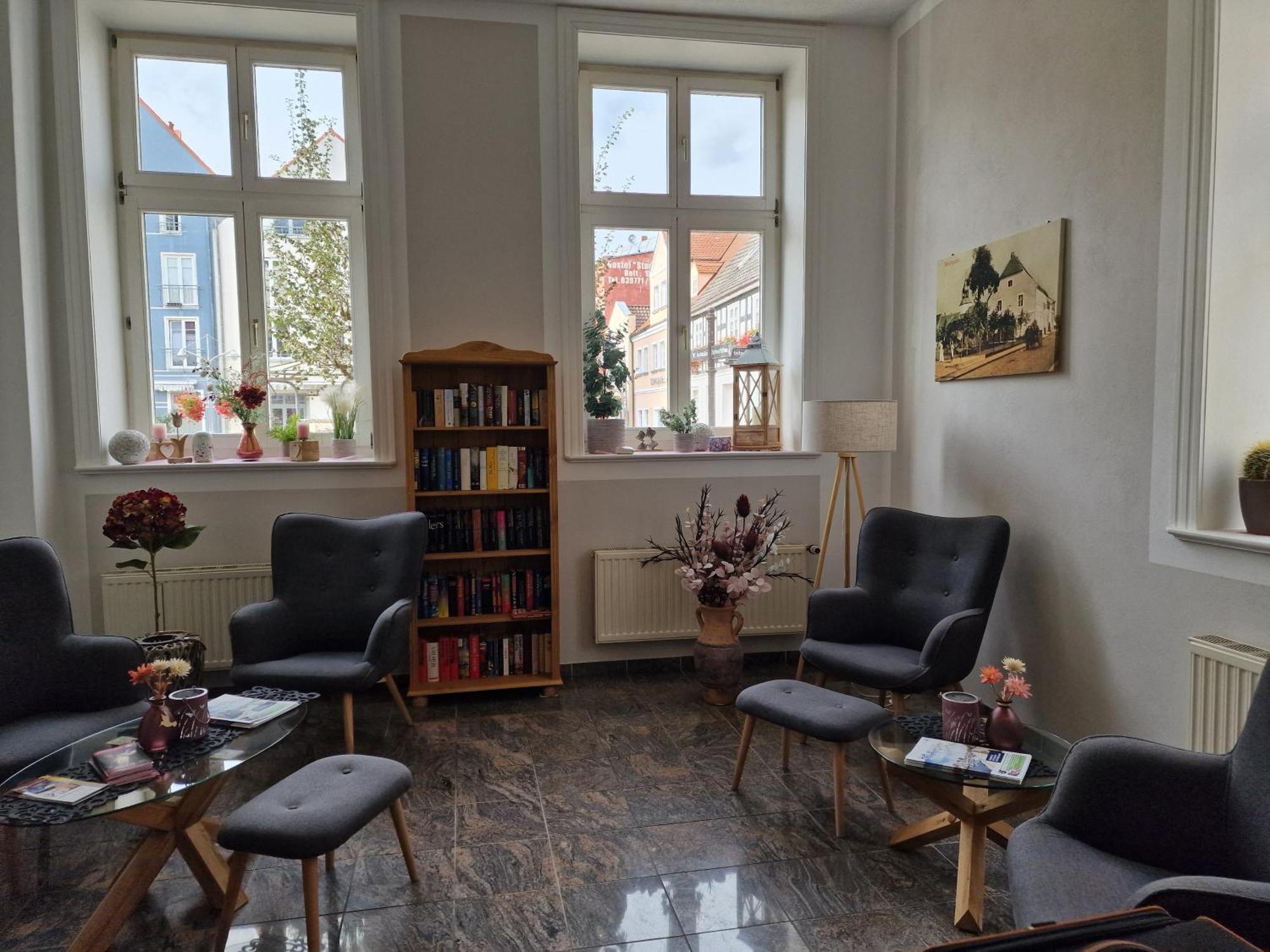 Hotel Am Markt & Brauhaus Stadtkrug Иккермюнде Экстерьер фото