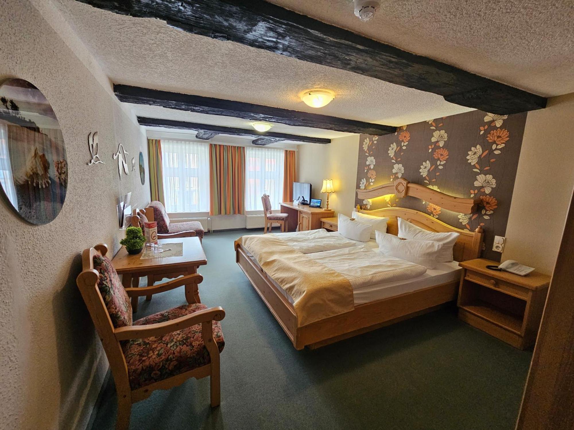 Hotel Am Markt & Brauhaus Stadtkrug Иккермюнде Экстерьер фото