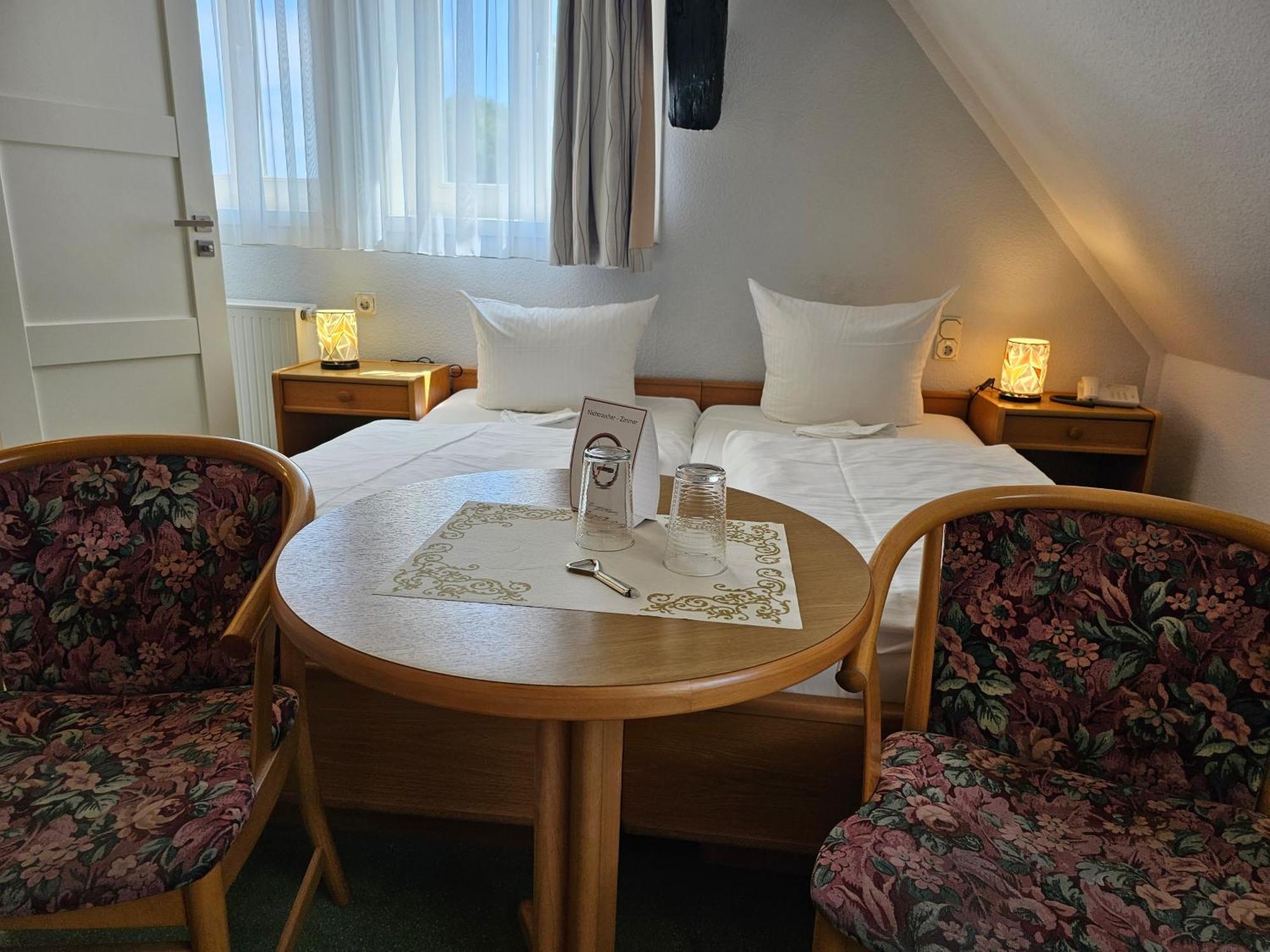 Hotel Am Markt & Brauhaus Stadtkrug Иккермюнде Экстерьер фото
