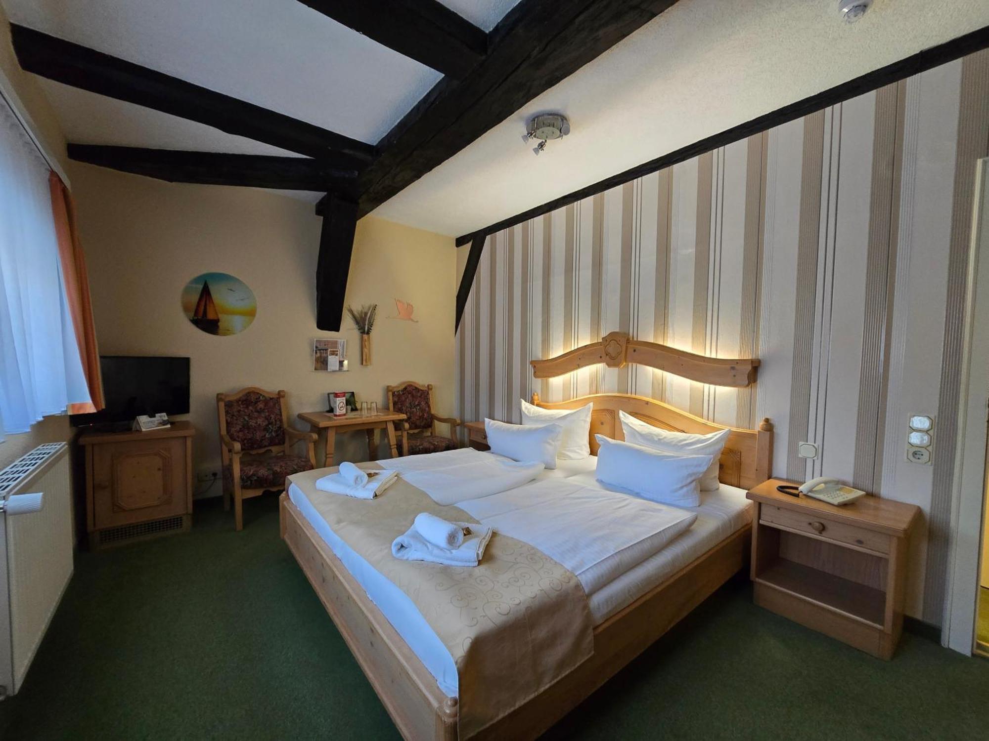 Hotel Am Markt & Brauhaus Stadtkrug Иккермюнде Экстерьер фото