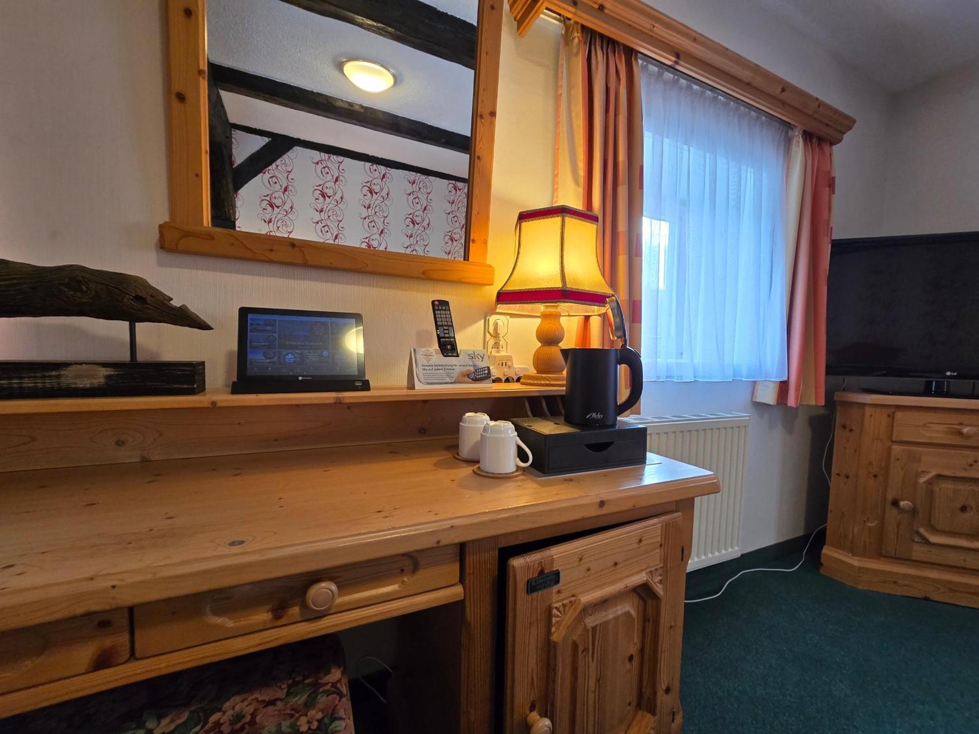 Hotel Am Markt & Brauhaus Stadtkrug Иккермюнде Экстерьер фото