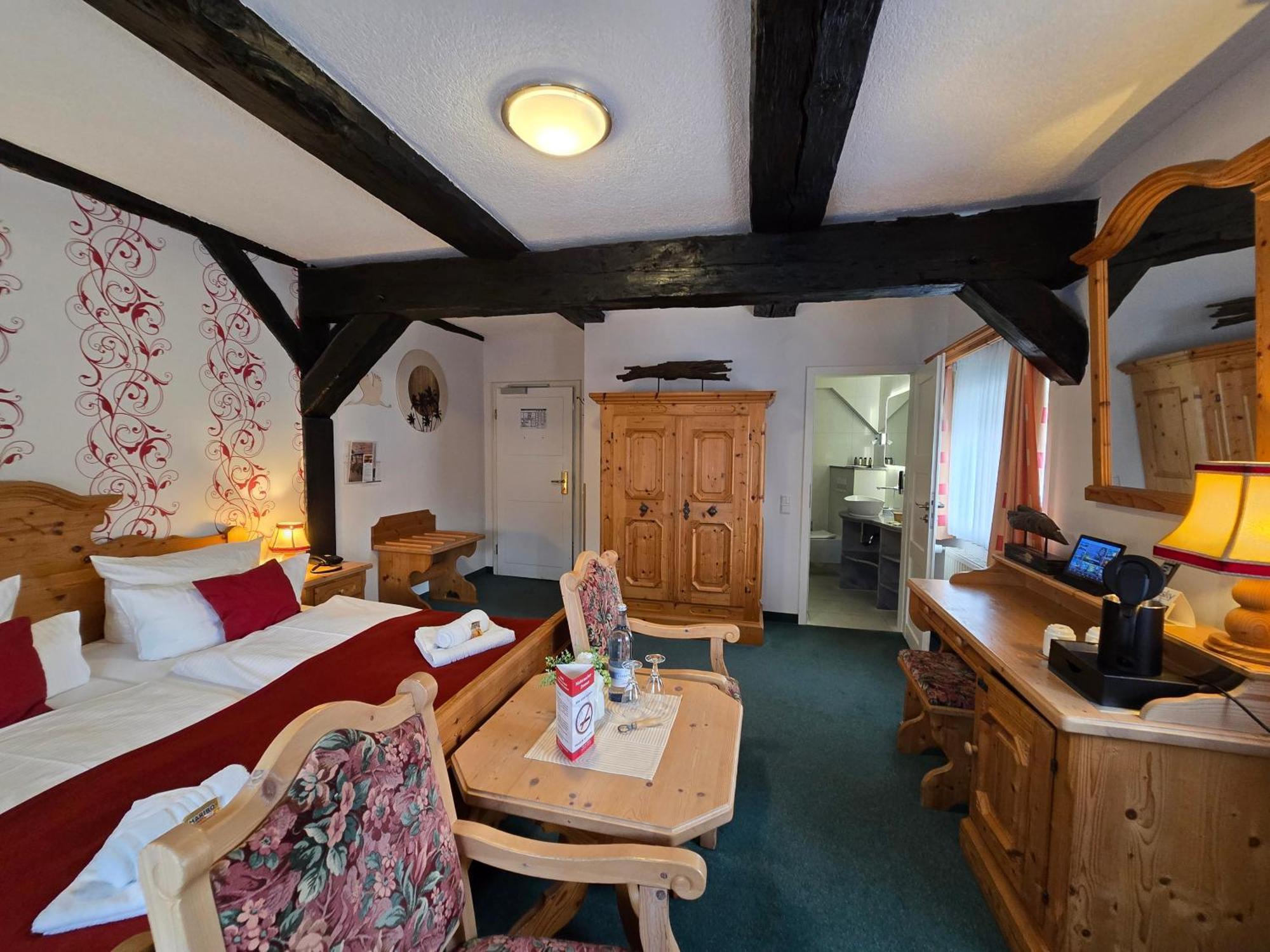 Hotel Am Markt & Brauhaus Stadtkrug Иккермюнде Экстерьер фото